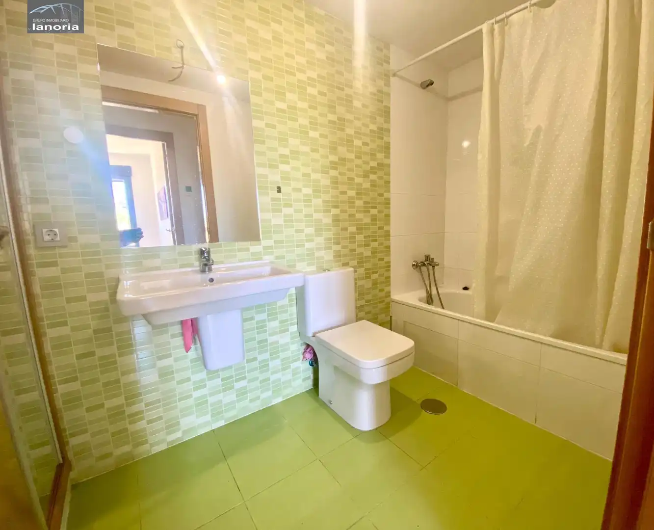 Baño de Piso en venta en Albacete con Calefacción, Trastero y Amueblado