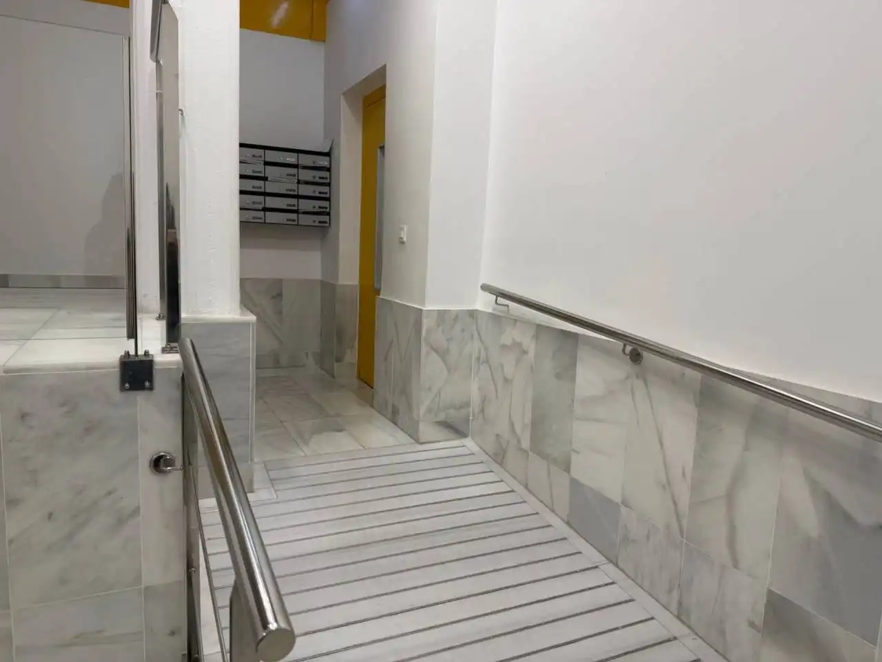 Wohnung zum Verkauf in Cornellà de Llobregat mit Balkon