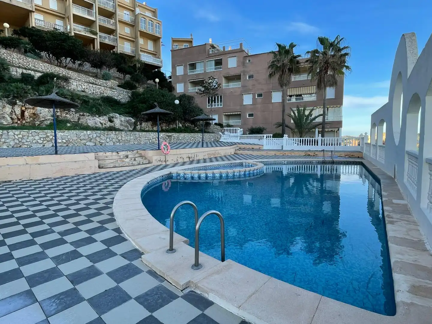 Apartments for rent to own in El Faro