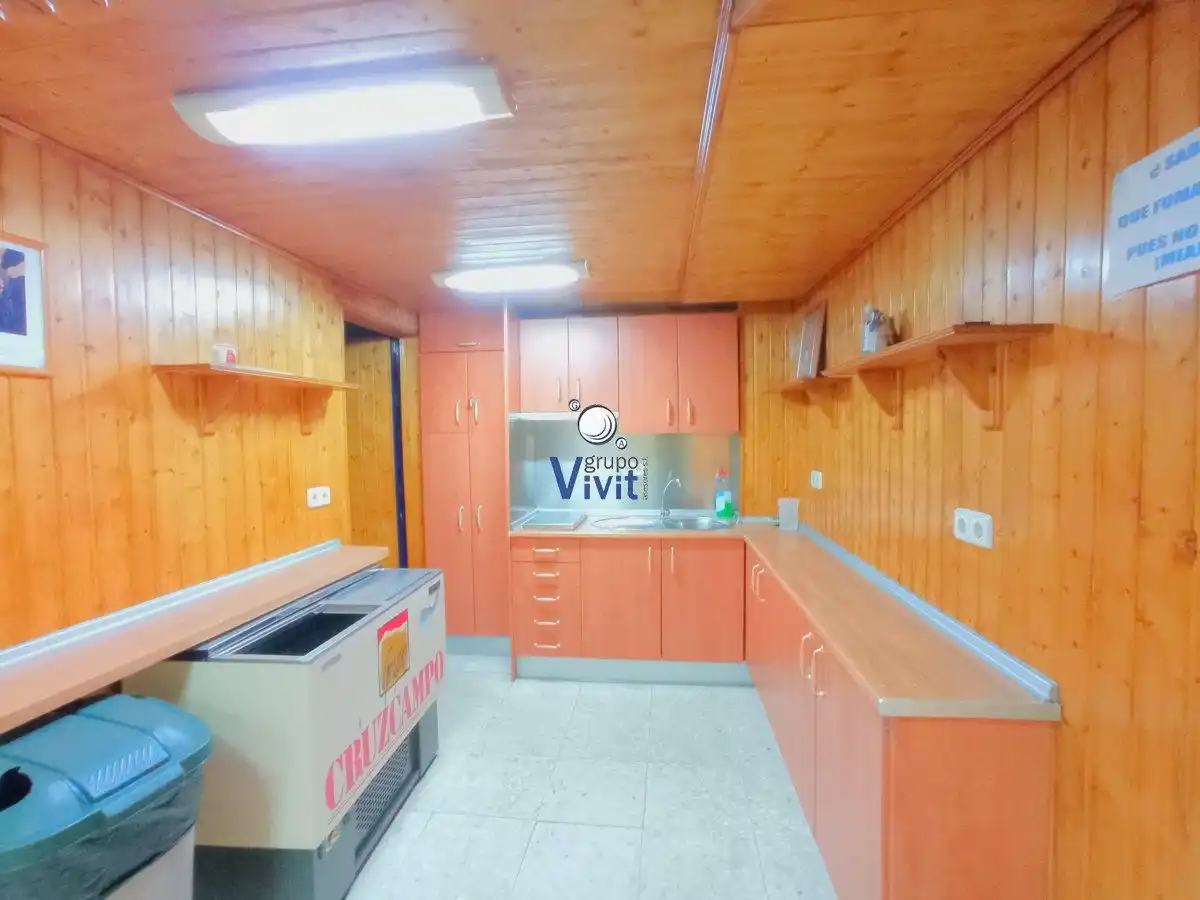 Kitchen of Commercial properties for sale in Alcalá de Guadaira