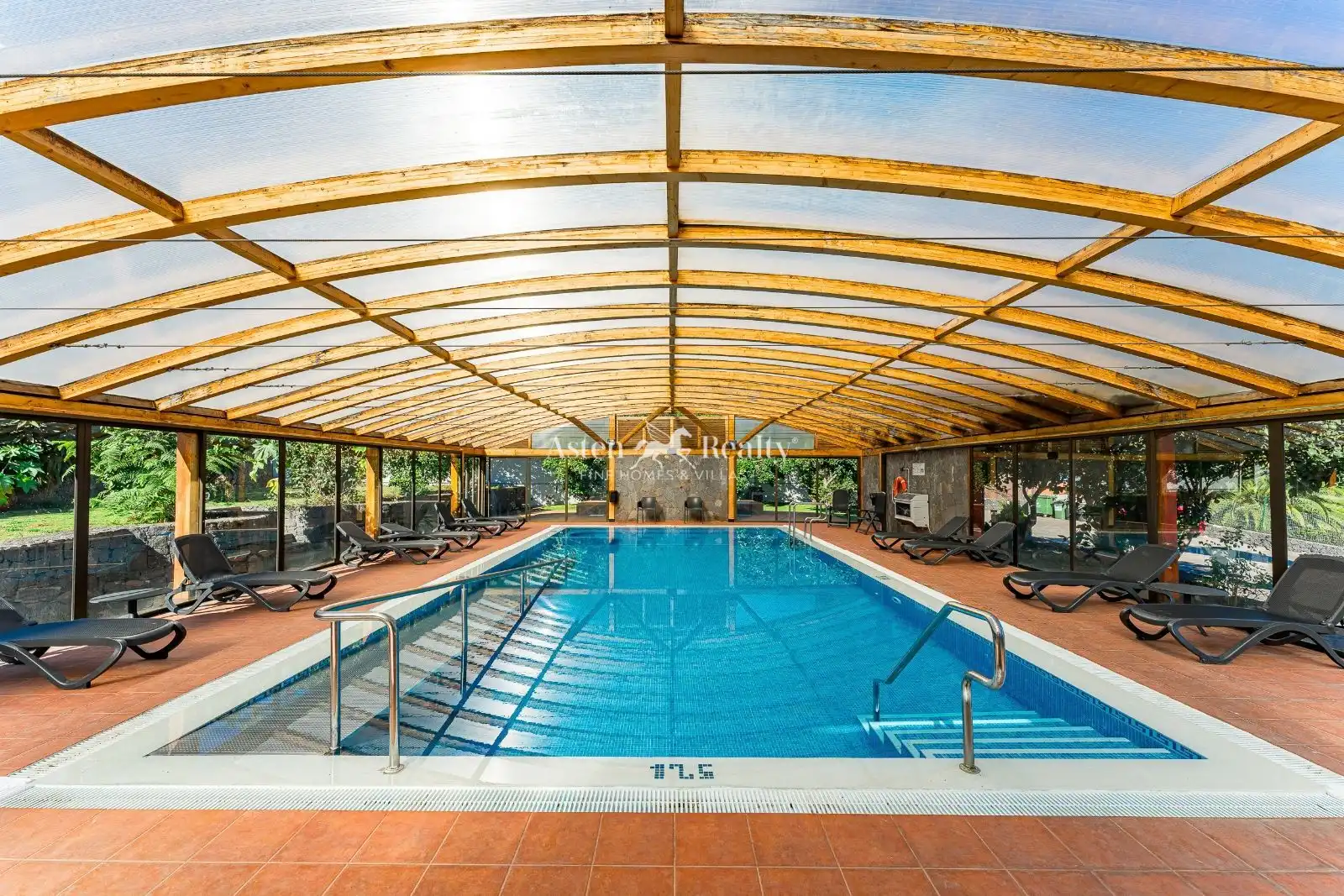 Piscina de Edifici en venda en Los Realejos