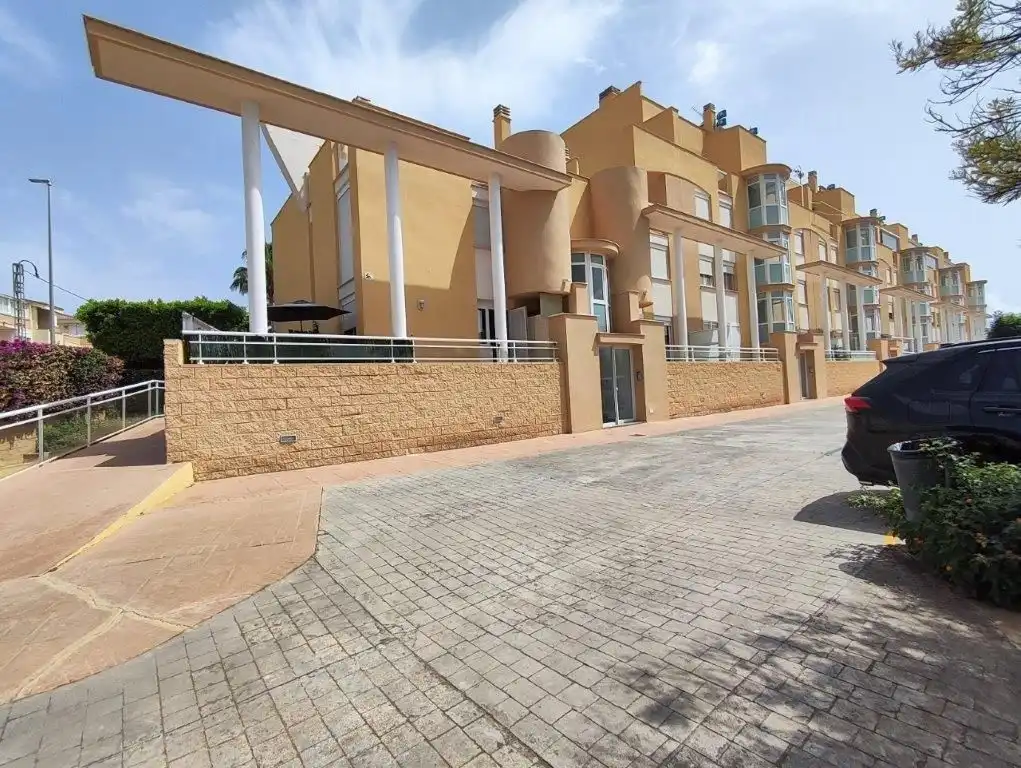 Vista exterior de Apartament en venda en Dénia amb Aire condicionat, Calefacció i Terrassa