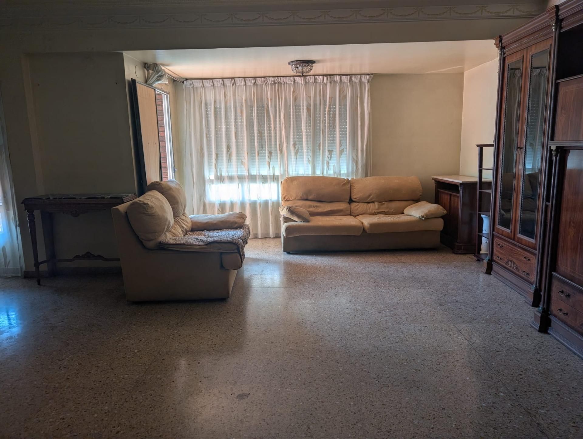 Flat for sale in  AUSIAS MARCH, Malilla