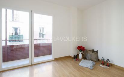 Bedroom of Flat for sale in  Madrid Capital  with Air Conditioner and Balcony
