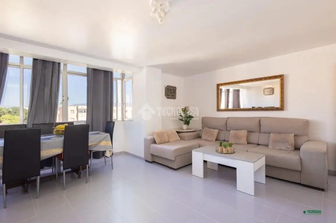 Sala de estar de Piso en venta en Almería