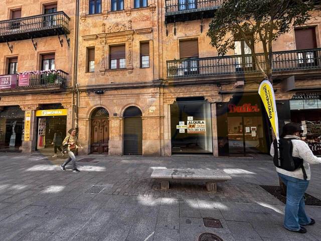 Local comercial en Alquiler en Barrio del Centro