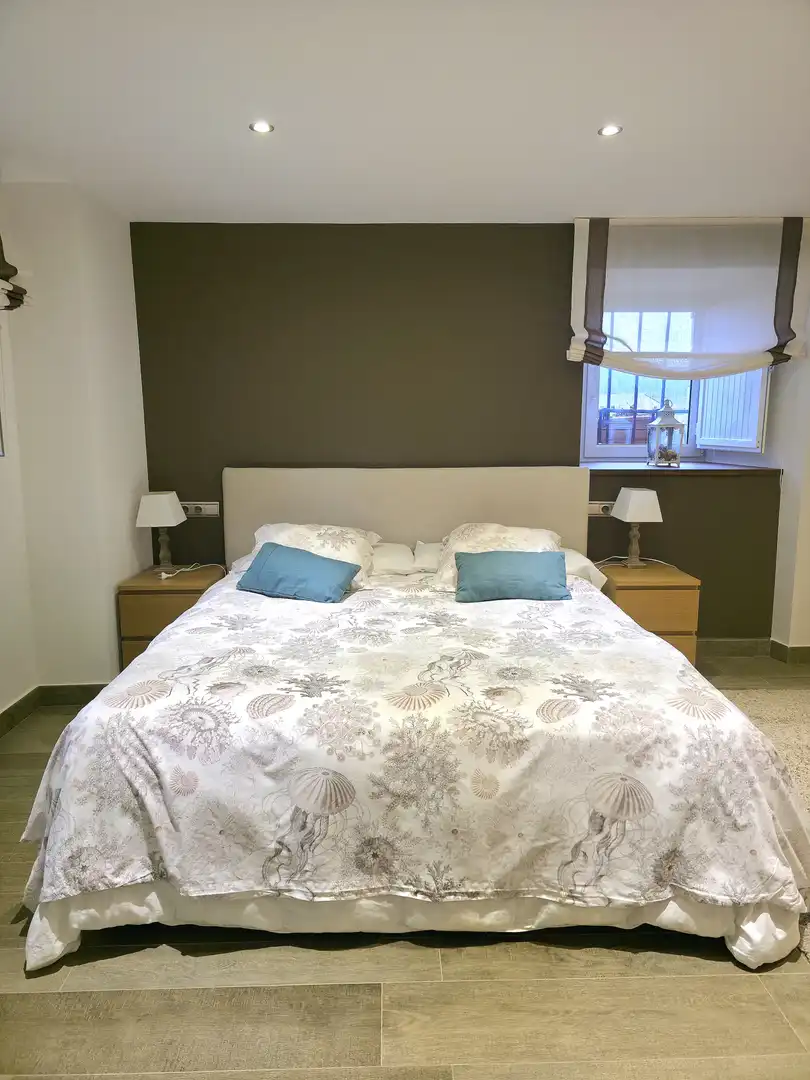Dormitori de Casa o xalet en venda en Aguilar de Campoo amb Calefacció, Jardí privat i Moblat