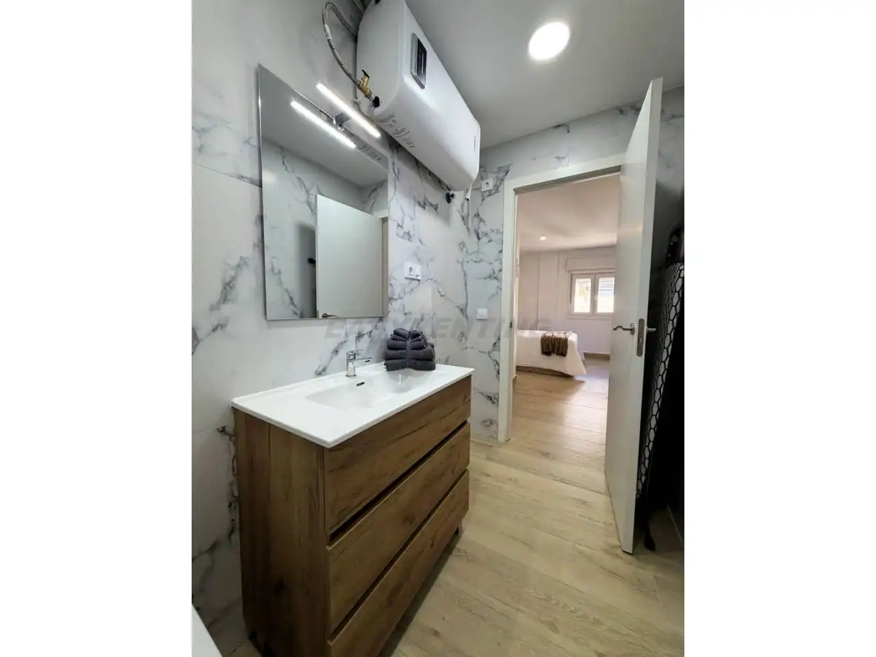 Bany de Loft de lloguer en San Roque amb Aire condicionat, Terrassa i Moblat