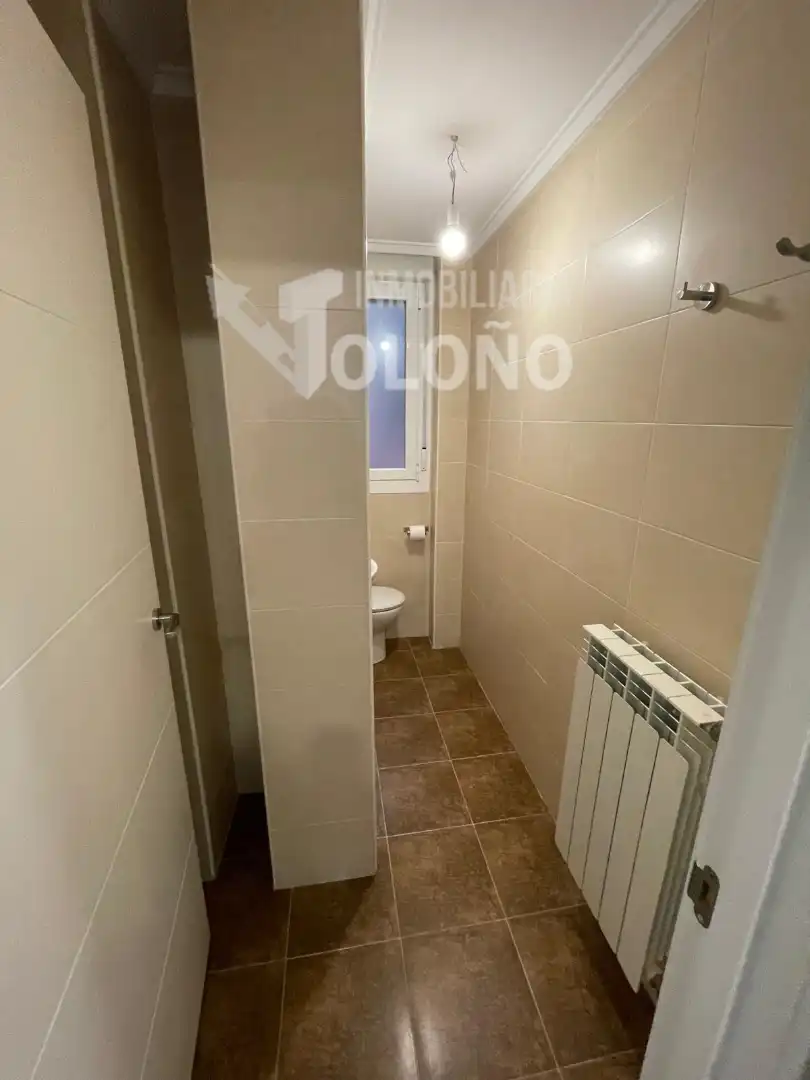 Baño de Apartamento en venta en Haro con Calefacción, Parquet y Trastero