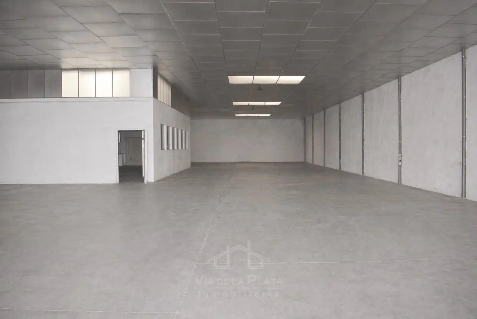 Industrial building for sale in Villares de la Reina, imagen 2