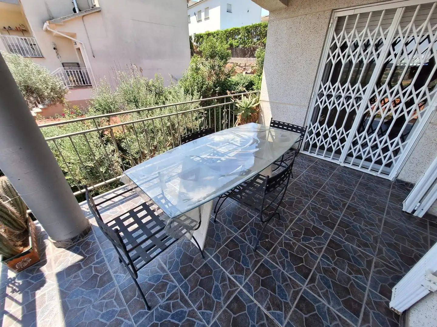 Terrasse von Country house zum Verkauf in Santa Eulàlia de Ronçana mit Klimaanlage, Privatgarten und Terrasse