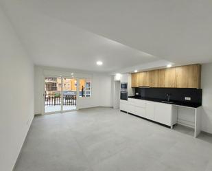 Cuina de Apartament en venda en El Vendrell amb Calefacció, Terrassa i Forn