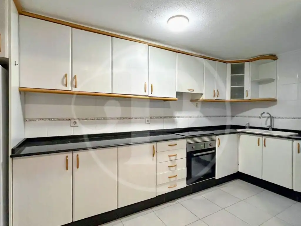 Cuina de Apartament en venda en Torrent amb Aire condicionat i Balcó