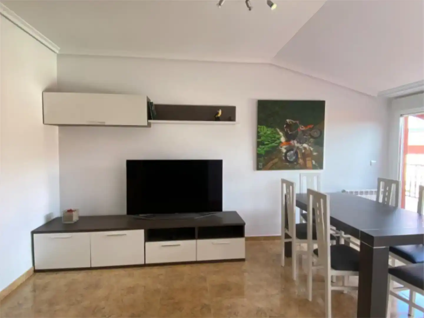 Sala d'estar de Àtic en venda en Cacabelos amb Parquet, Traster i Moblat