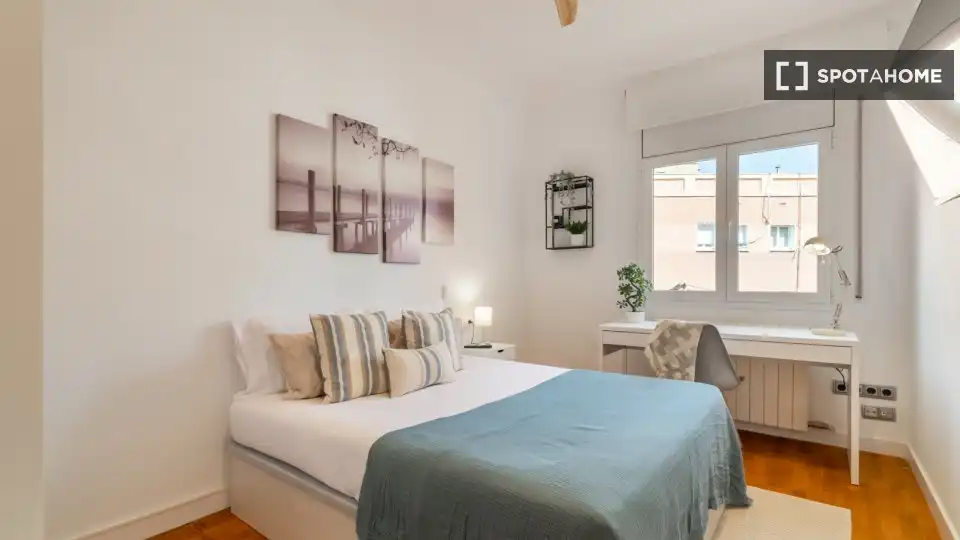 Room in Les Tres Torres