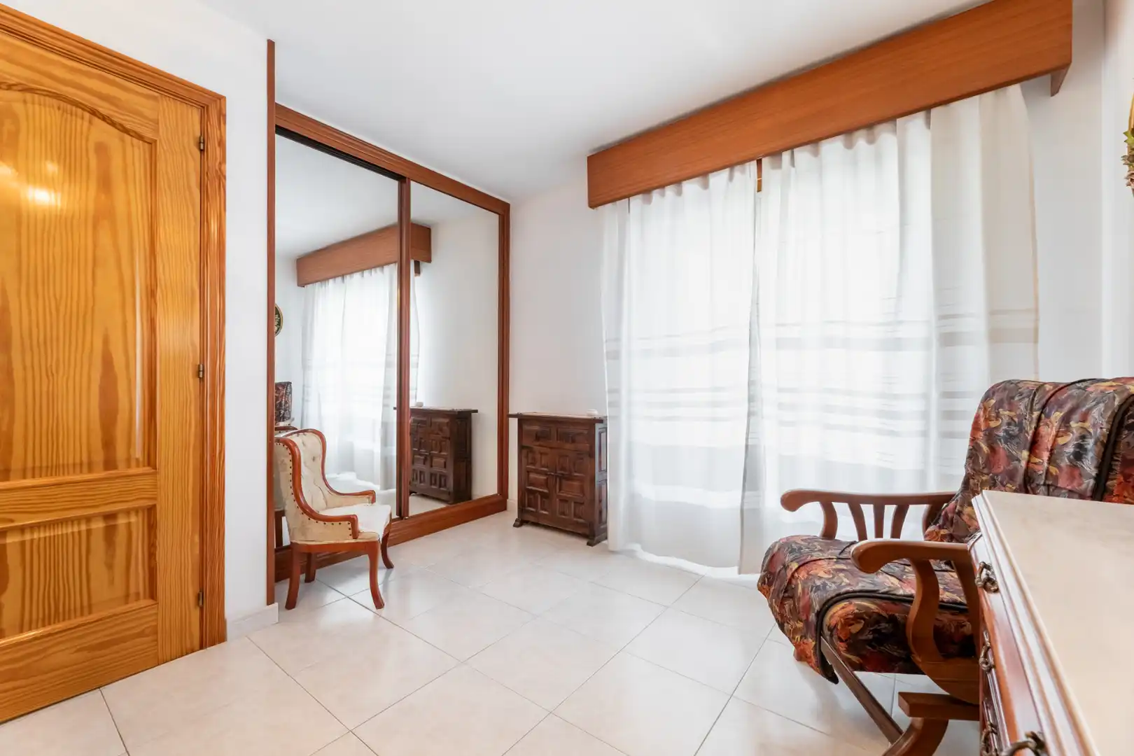Habitación de Casa adosada en venta en Chiloeches con Calefacción y Balcón