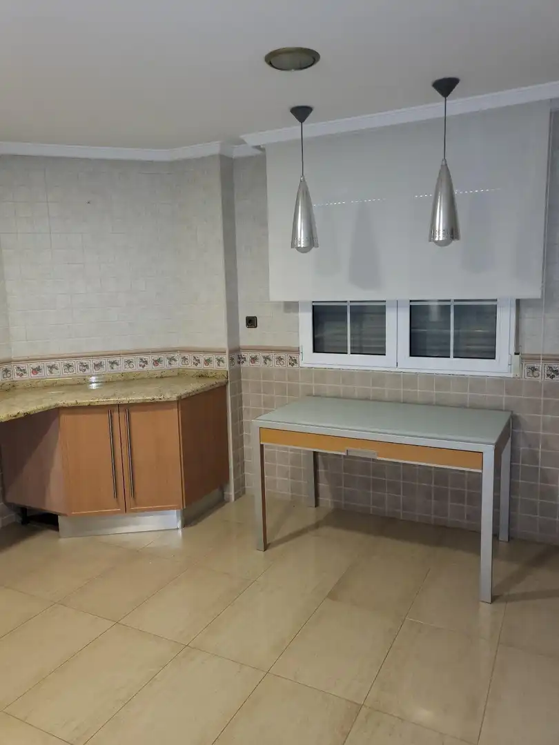 Cocina de Casa o chalet en venta en El Palomar con Aire acondicionado, Jardín privado y Terraza