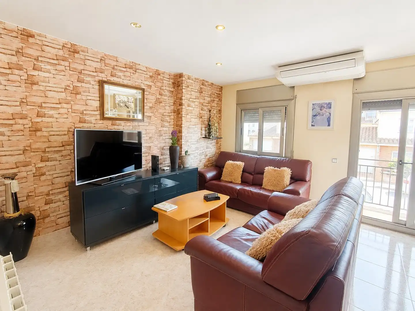 Living room of Detached homes for sale in Sils  with Air Conditioner, Heating and Private garden