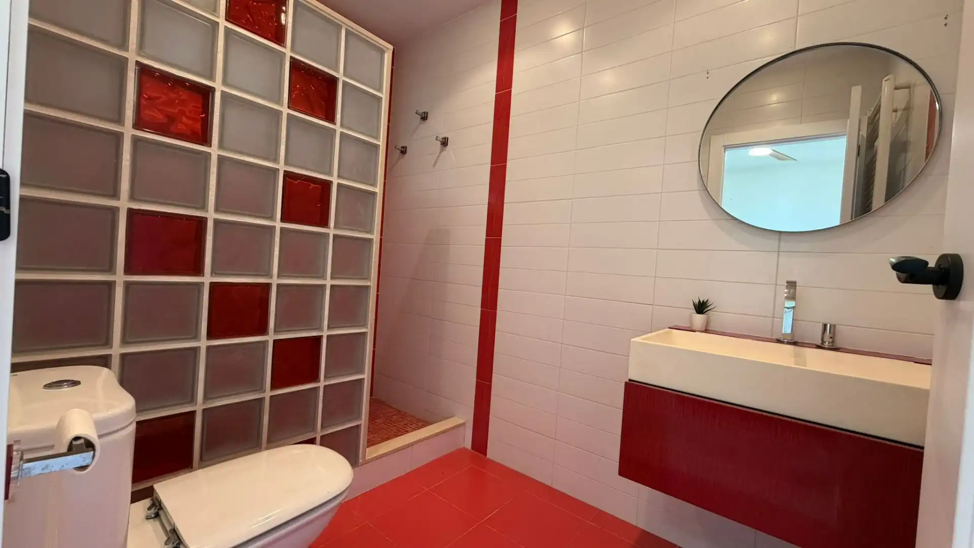 Badezimmer von Einfamilien-Reihenhaus zum Verkauf in Villanueva de Castellón mit Klimaanlage und Abstellraum