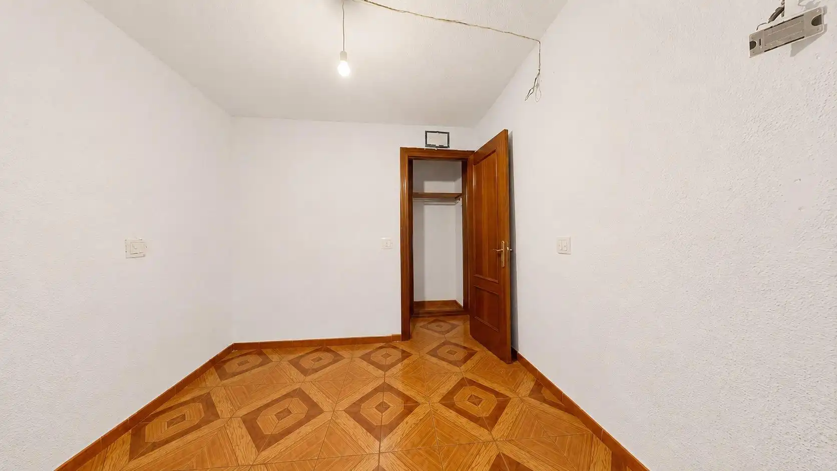 Habitación de Piso en venta en Madrid con Calefacción