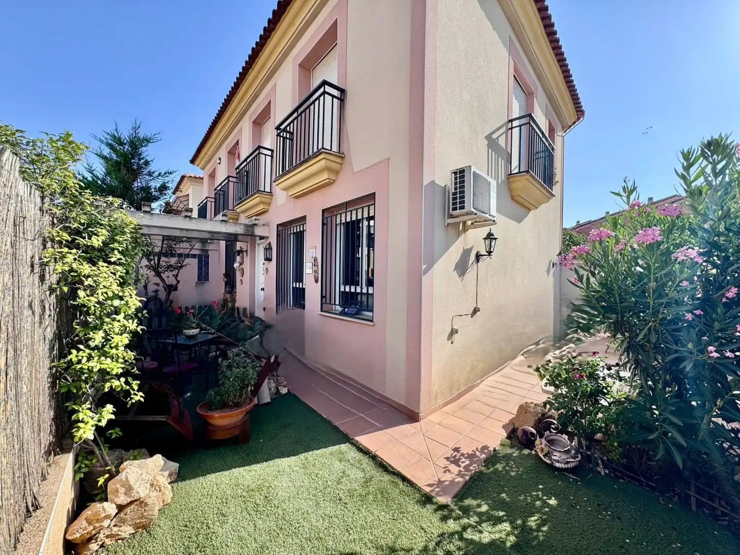 Garden of Detached homes for sale in Valdepeñas  with Air Conditioner and Heating
