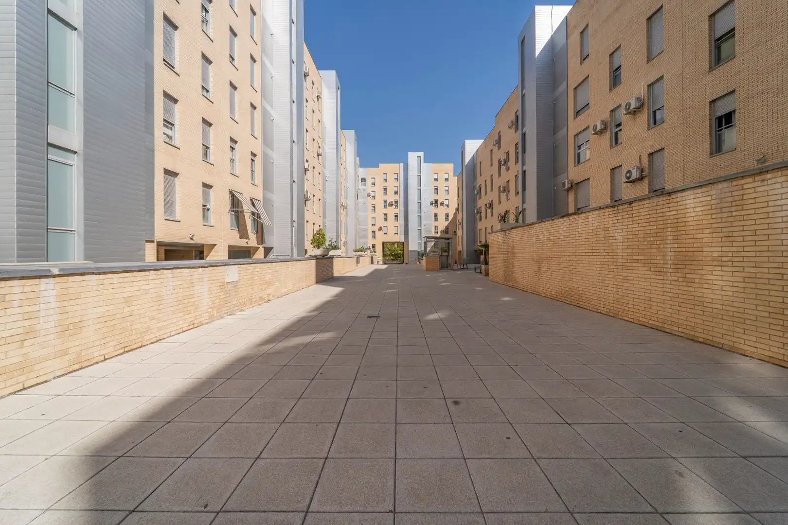 Exterior view of Flat for sale in Sur - PAU 4
