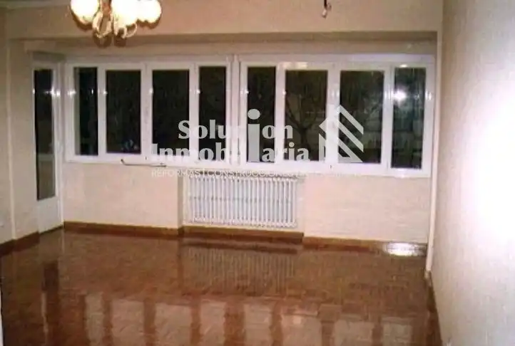 Sala d'estar de Oficina en venda en Salamanca amb Calefacció