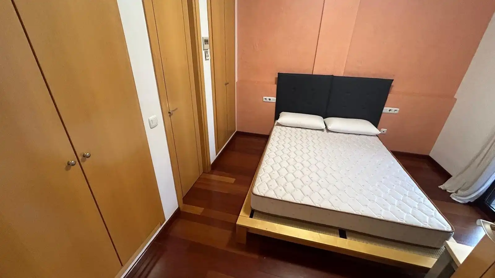 Habitación de Casa adosada en venta en San Rafael del Río con Alarma