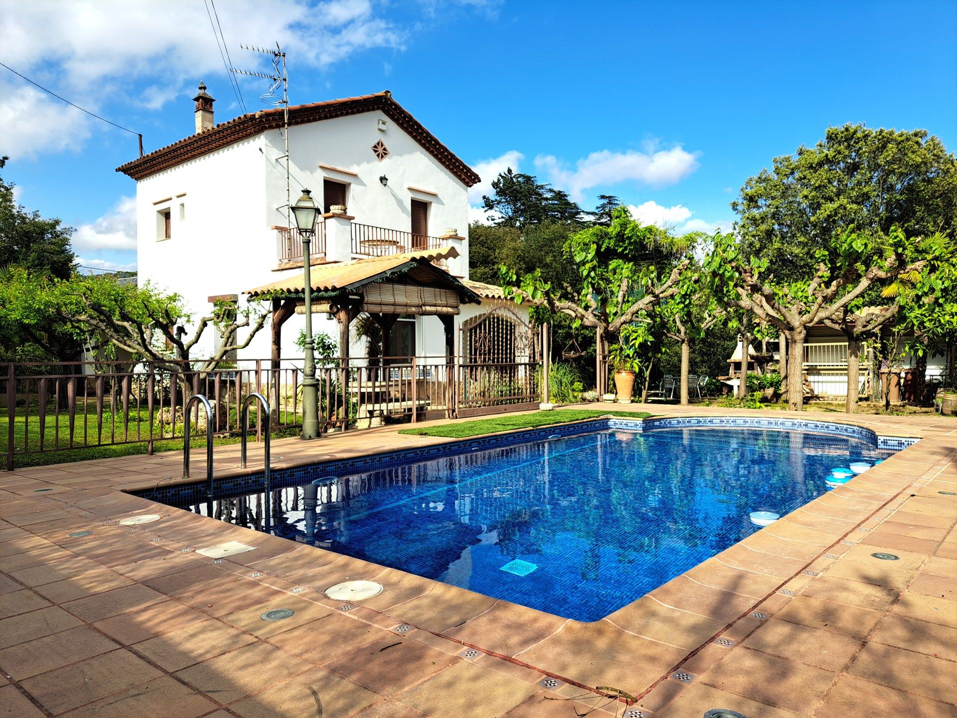 Piscina de Casa o xalet en venda en Sant Martí de Centelles amb Calefacció, Terrassa i Traster