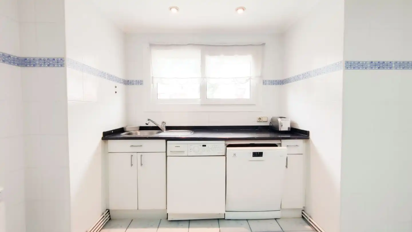 Cuina de Apartament de lloguer en Donostia - San Sebastián  amb Calefacció i Balcó