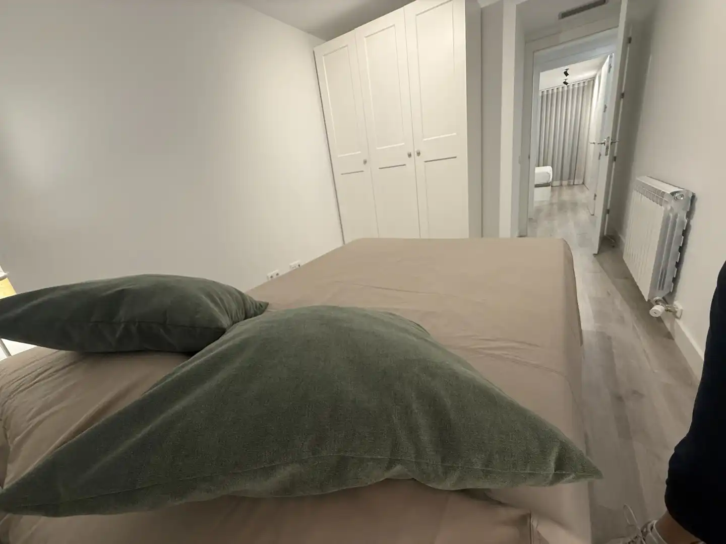 Bedroom of Flat for sale in Girona Capital  with Air Conditioner, Terrace and Balcony