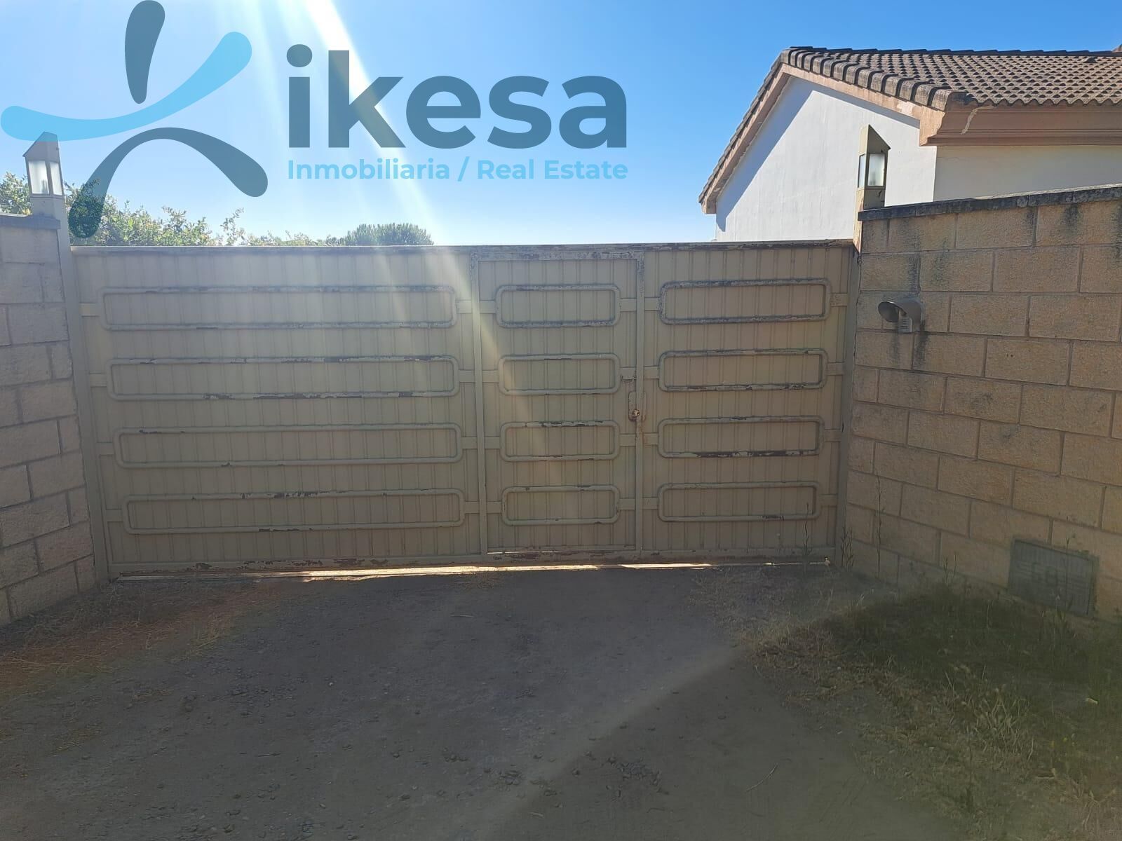 Exterior view of House or chalet for sale in San Bartolomé de la Torre  with Private garden