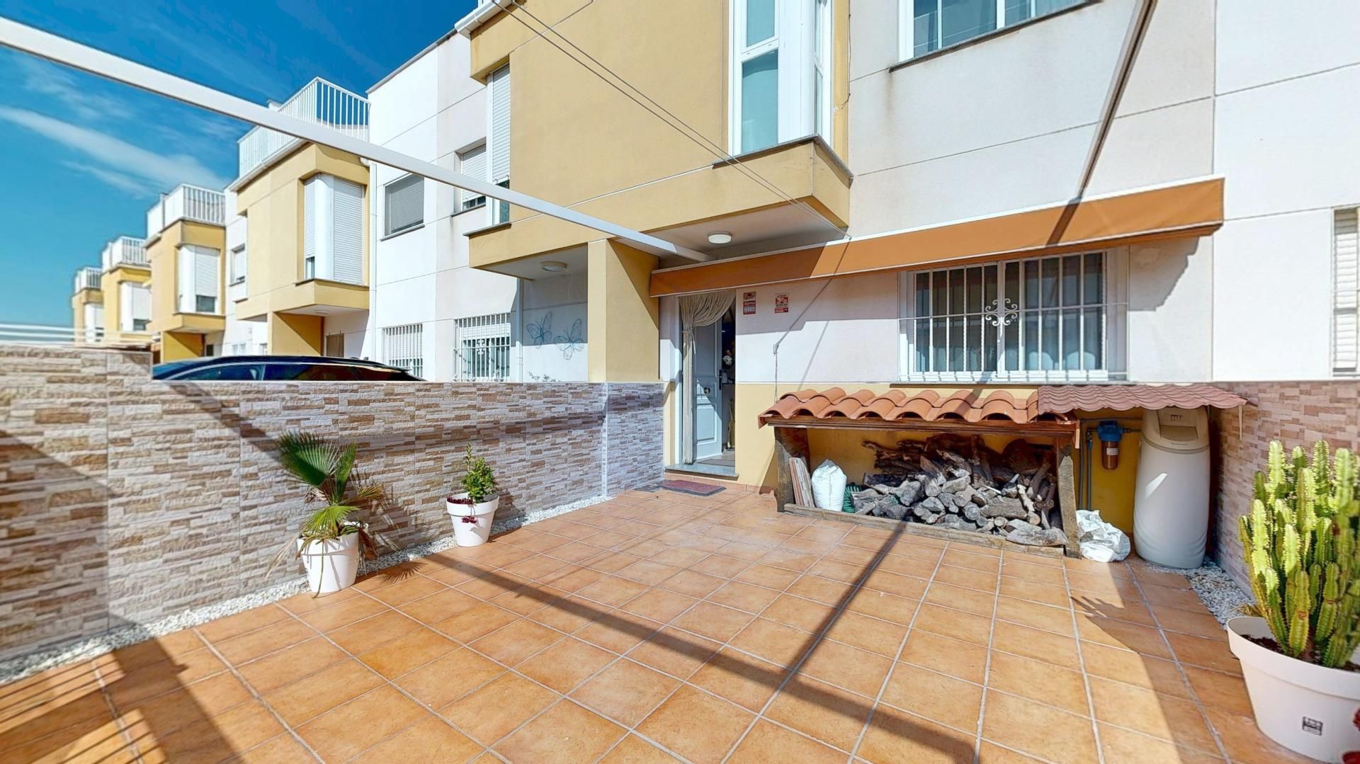Exterior view of Single-family semi-detached for sale in Almazora / Almassora  with Air Conditioner, Heating and Terrace