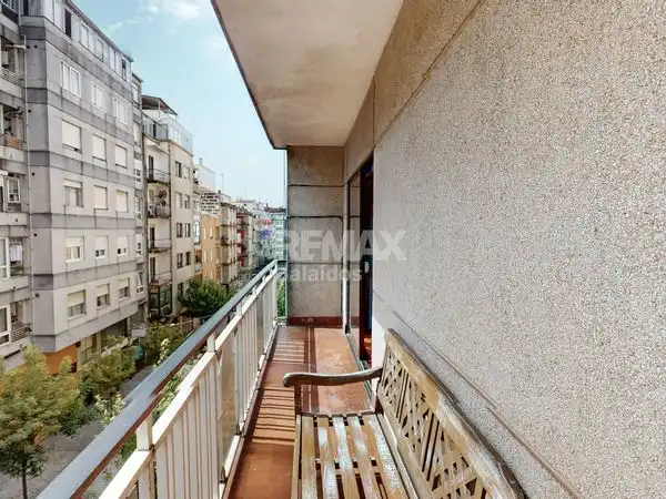 Terrassa de Pis en venda en Vigo  amb Calefacció, Parquet i Terrassa