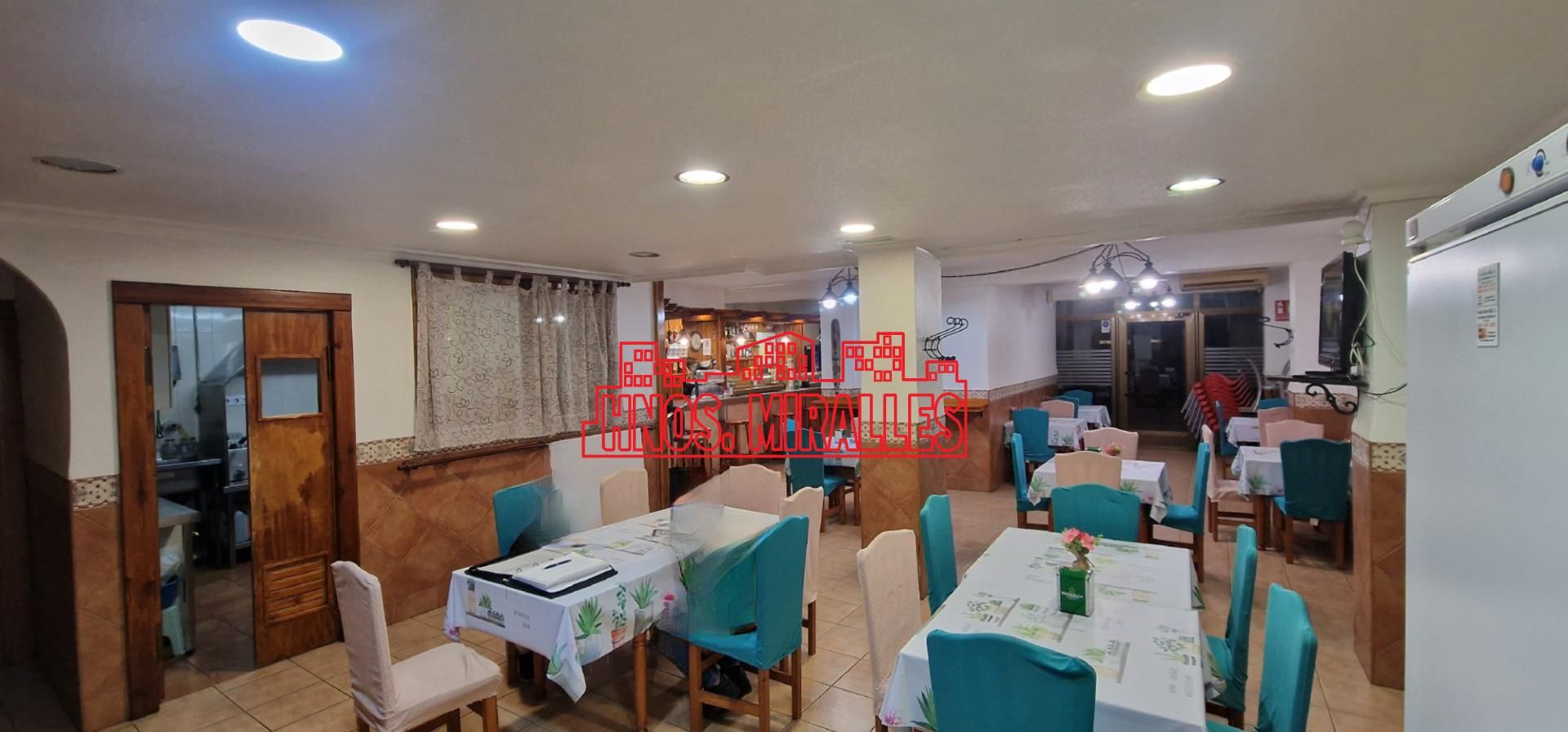 Local de lloguer en Elche / Elx amb Aire condicionat, Terrassa i Moblat