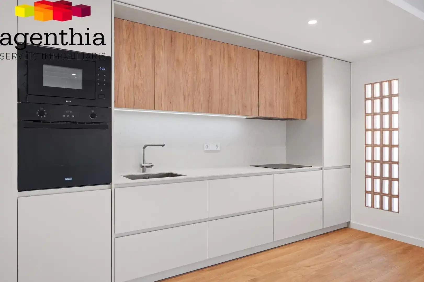 Kitchen of Flat for sale in Girona  with Air Conditioner, Heating and Terrace