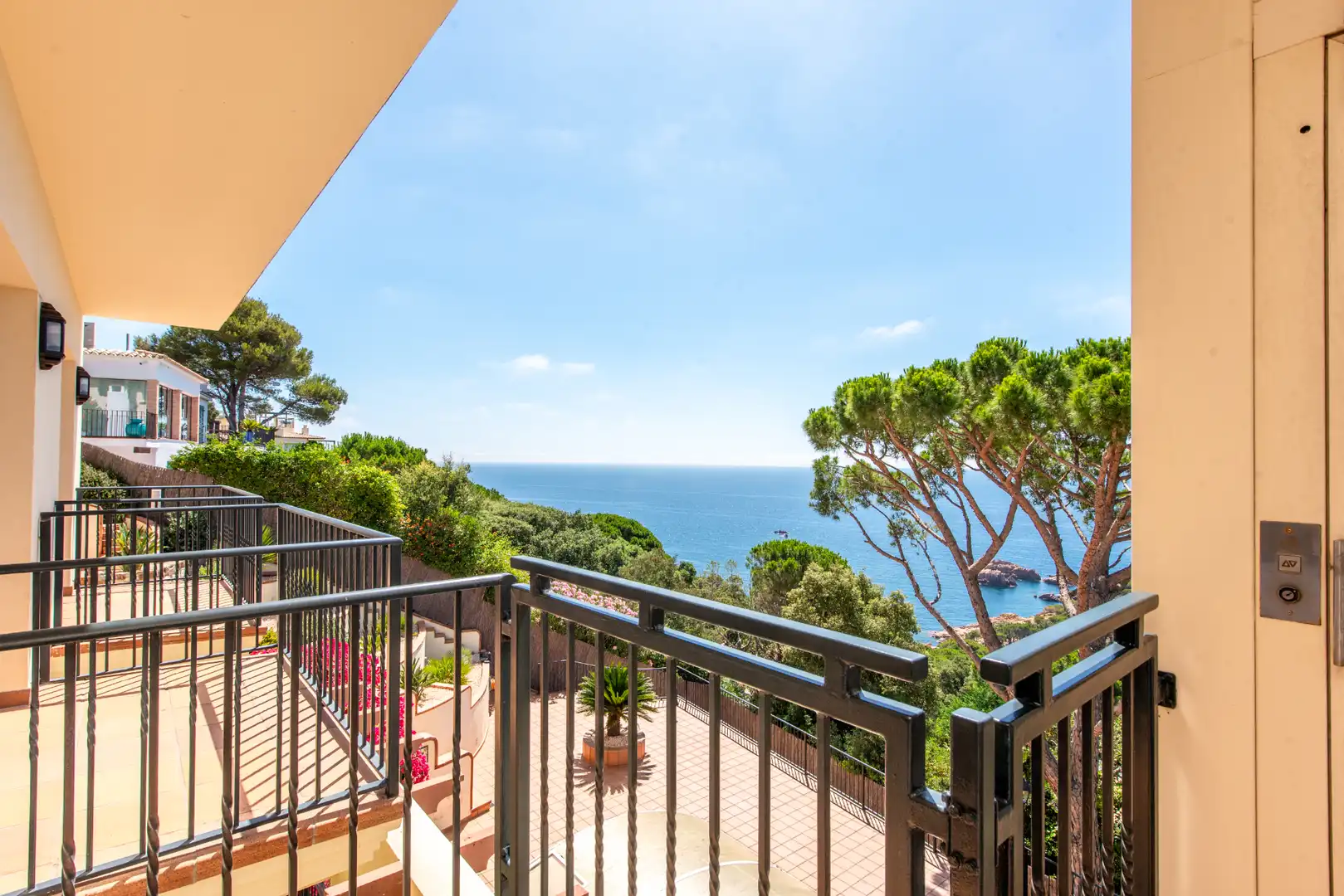 Terrassa de Casa o xalet en venda en Sant Feliu de Guíxols amb Aire condicionat, Calefacció i Jardí privat