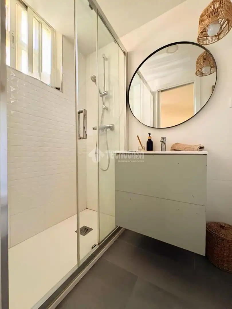 Bathroom of Flat for sale in Madrid  with Heating, Terrace and Furnished