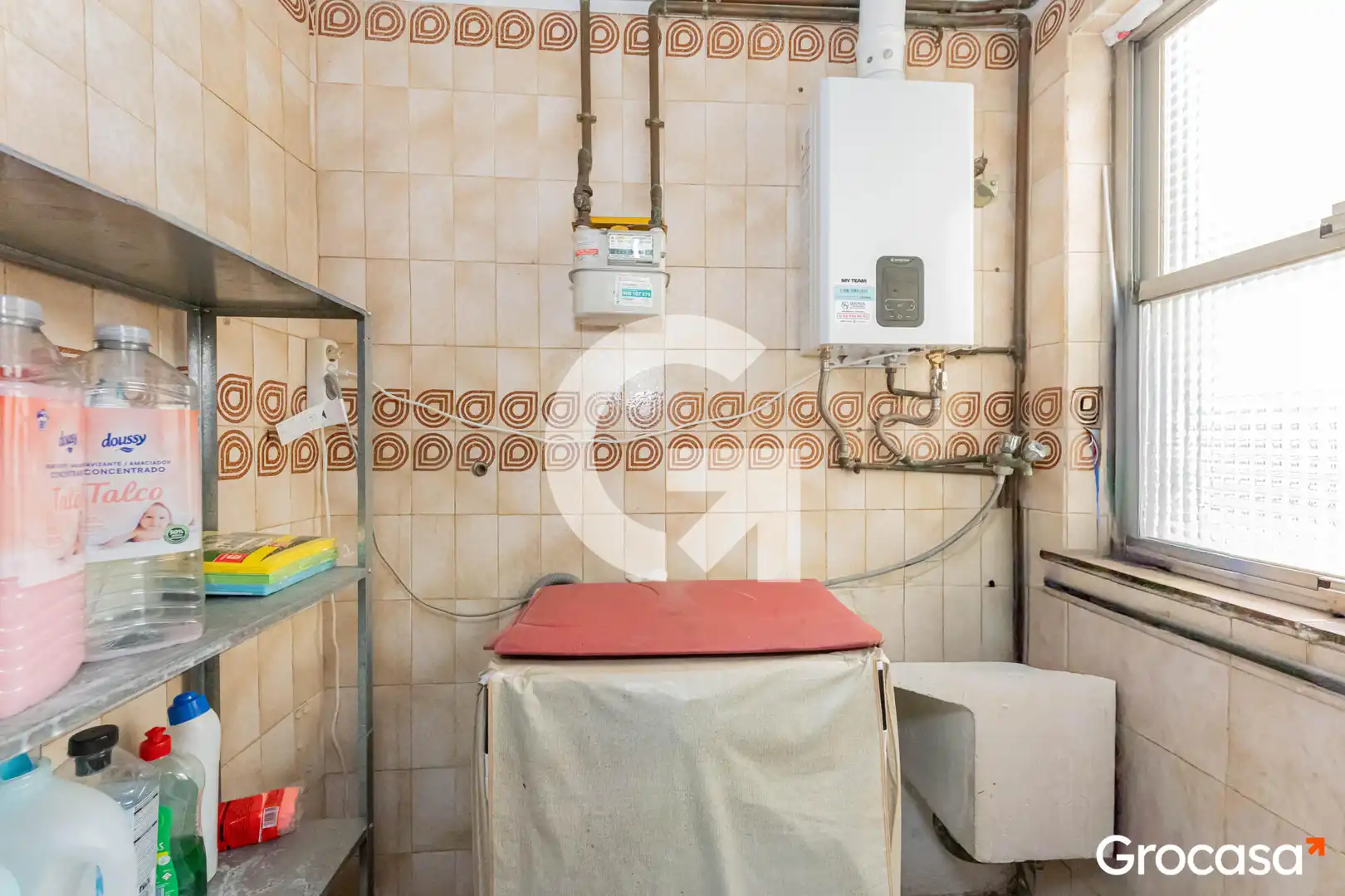 Bathroom of Flat for sale in Cornellà de Llobregat  with Air Conditioner, Storage room and Oven