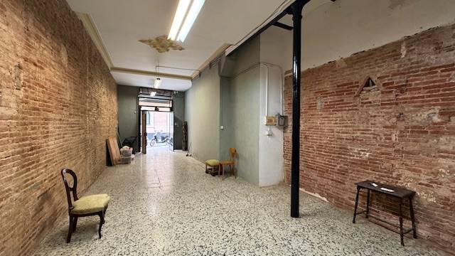 Local comercial en Alquiler en Carrer de Saragossa en El Putget i el Farró