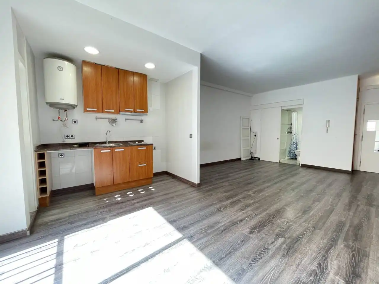 Kitchen of Flat for rent in Barcelona  with Parquet flooring