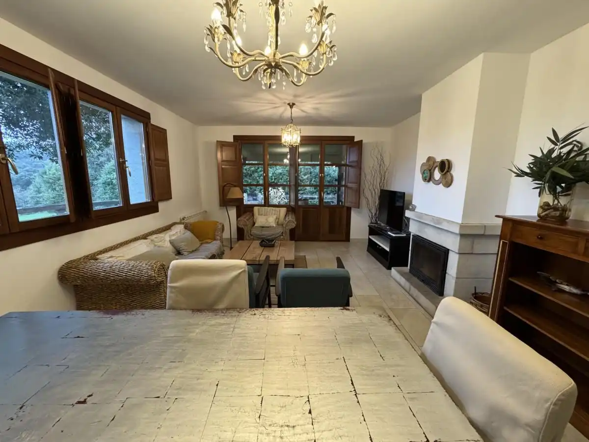 Sala d'estar de Casa o xalet en venda en Llanes amb Calefacció, Jardí privat i Terrassa