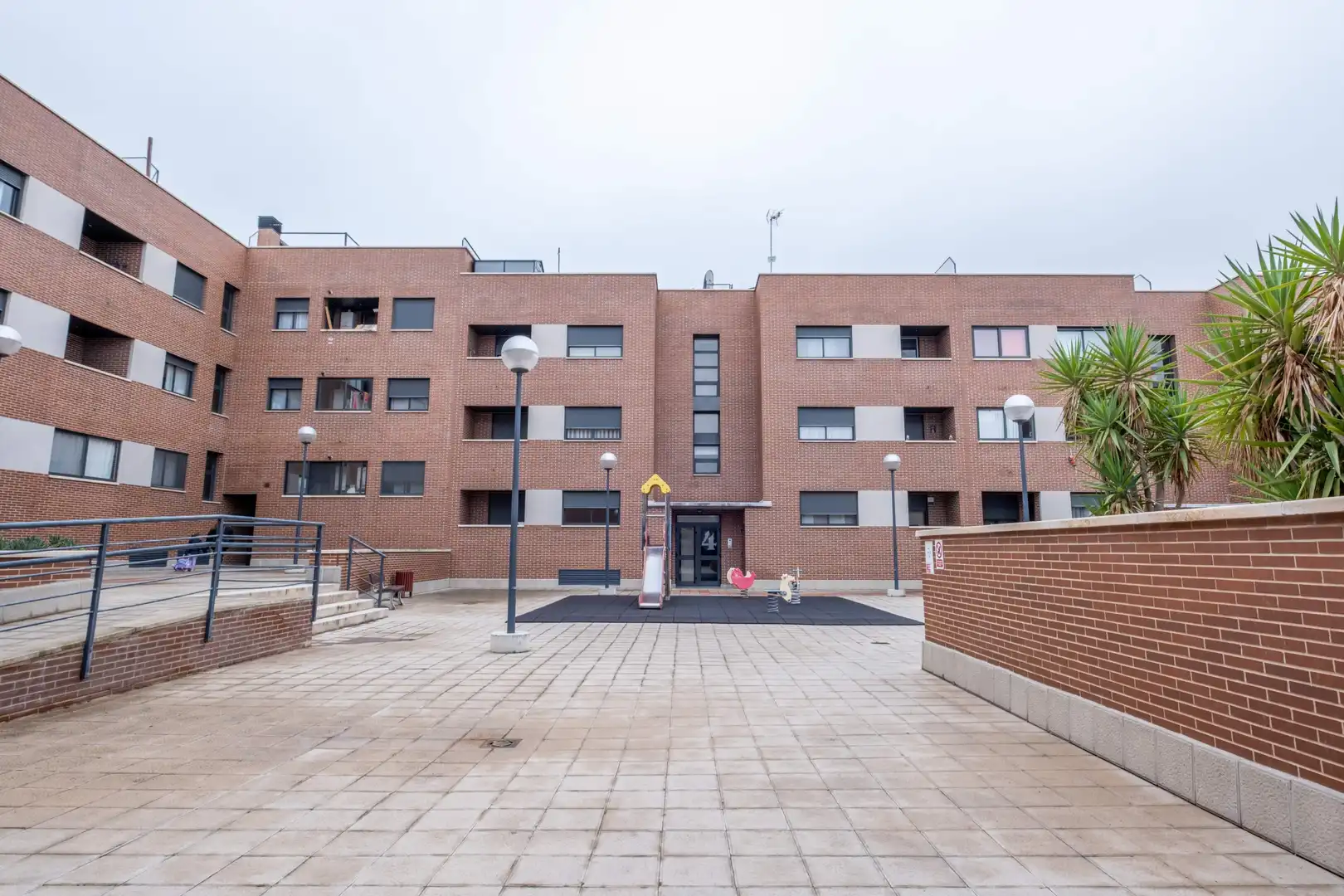Vista exterior de Piso en venta en Cadrete con Jardín privado, Terraza y Trastero