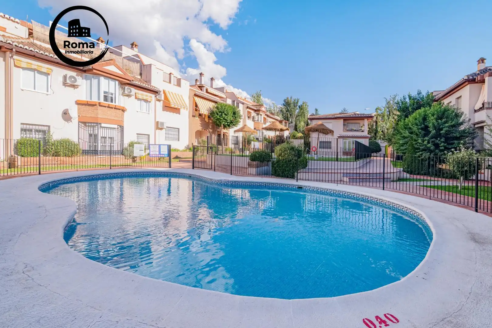 Piscina de Ático en venta en La Zubia con Aire acondicionado, Calefacción y Terraza