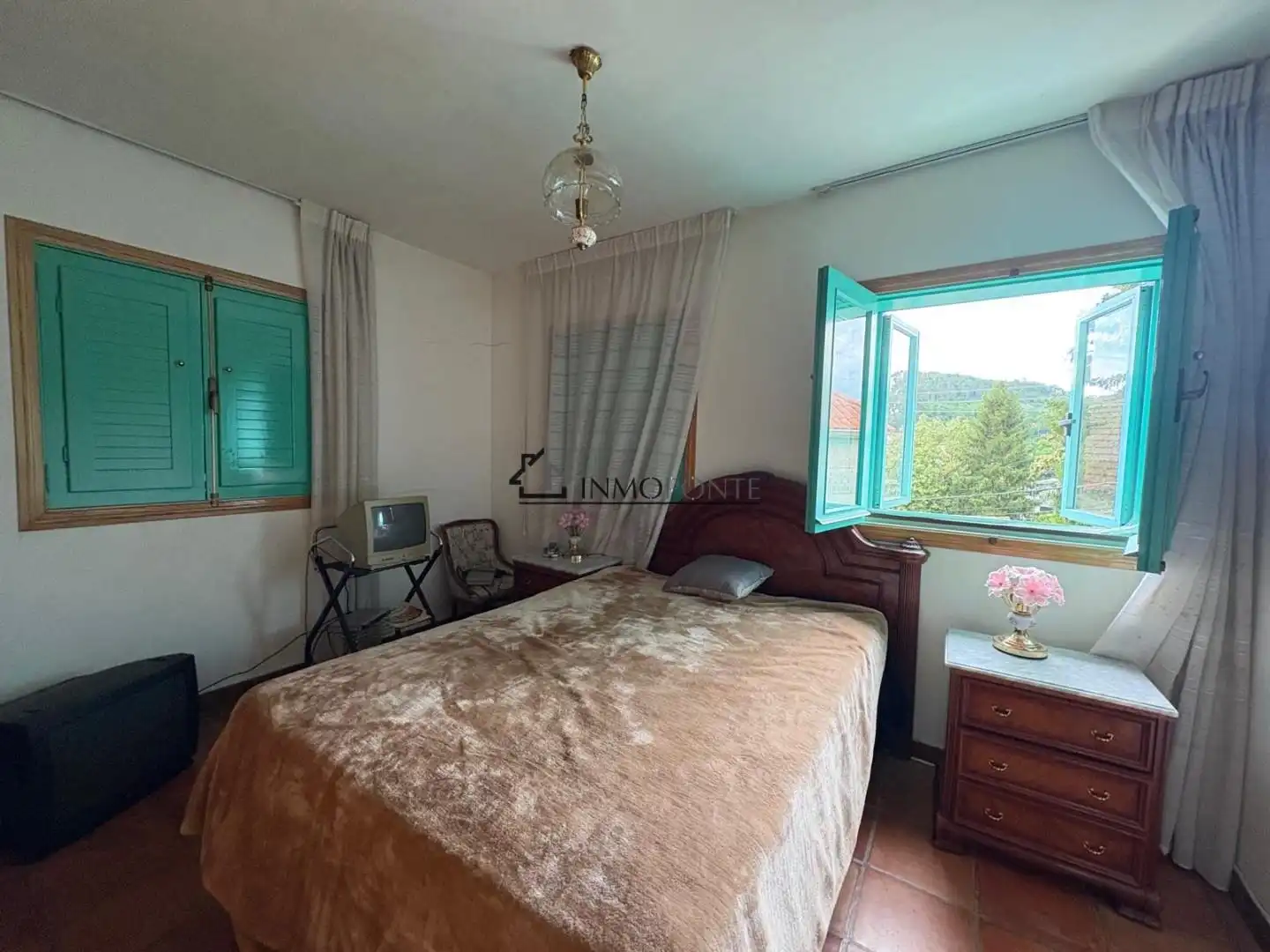 Habitación de Casa o chalet de alquiler en Pontevedra Capital  con Calefacción, Jardín privado y Amueblado