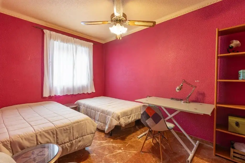 Habitación de Casa adosada en venta en Granada con Terraza
