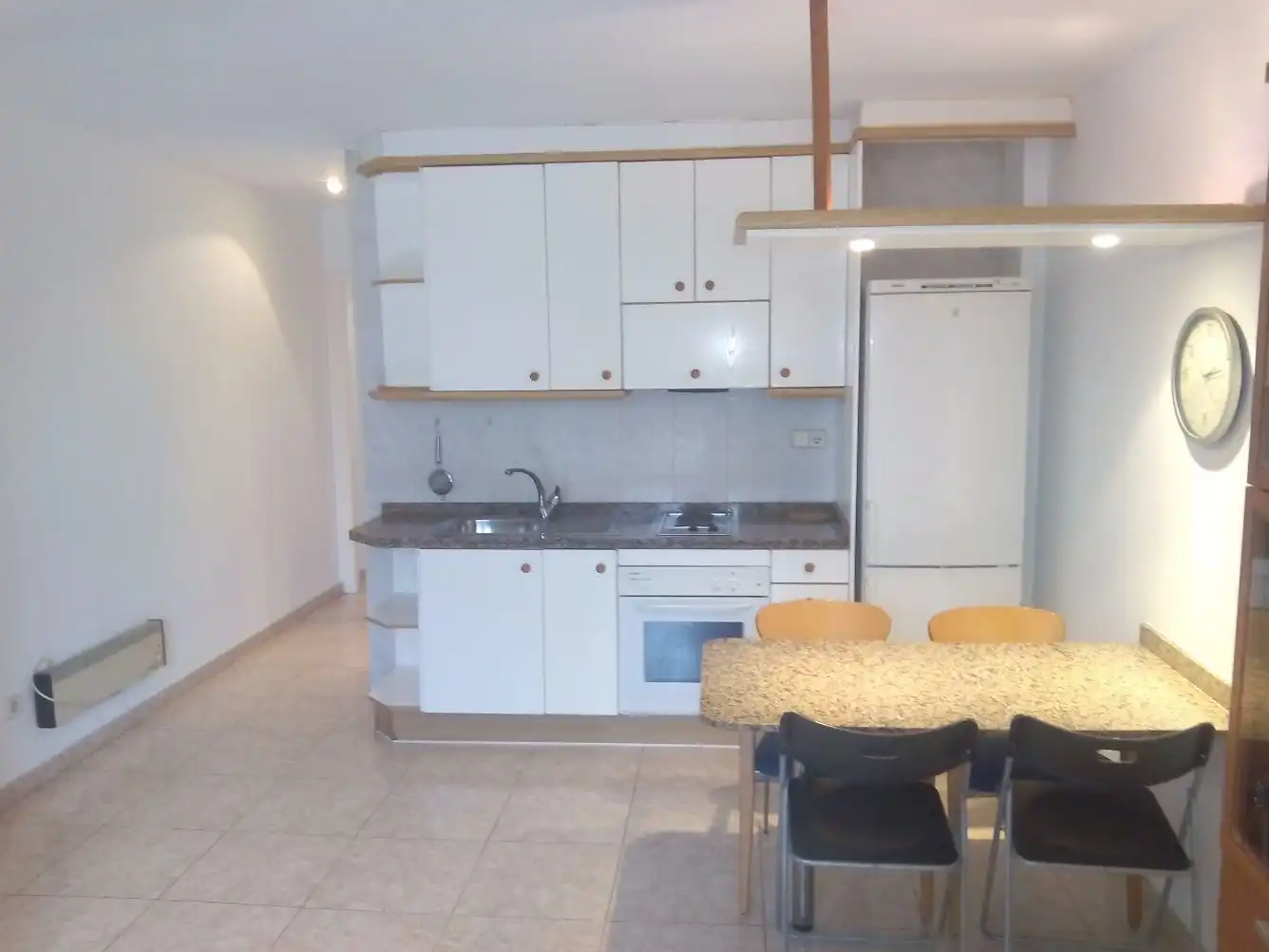 Cocina de Planta baja de alquiler en Sant Joan Despí con Calefacción, Horno y Se aceptan mascotas