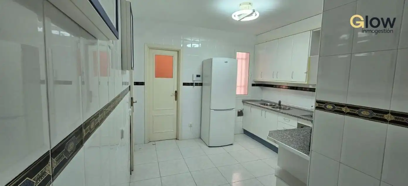 Flat with terrace for sale in Santa Marina, imagen 4
