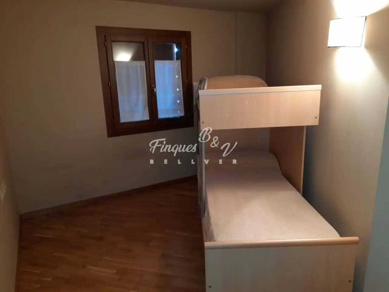 Schlafzimmer von Wohnung zur Miete in Bellver de Cerdanya mit Heizung, Parkett und Möbliert