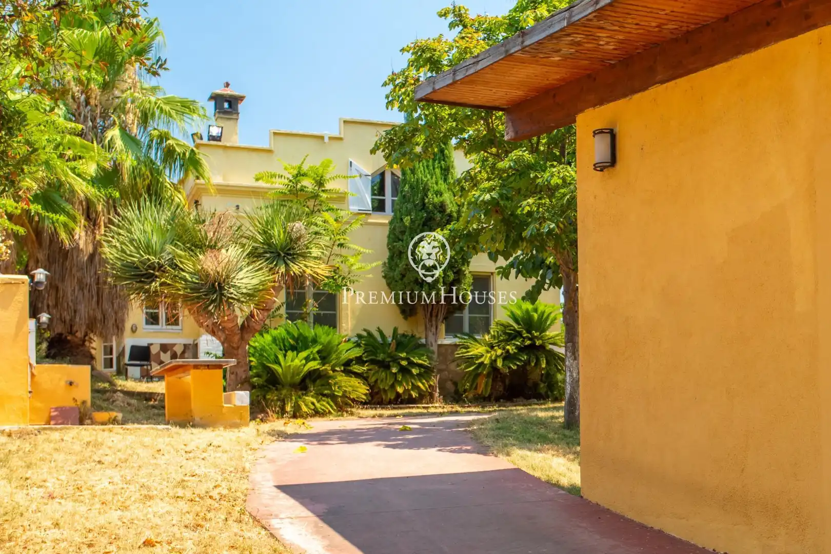 Exterior view of Houses for sale in Mataró